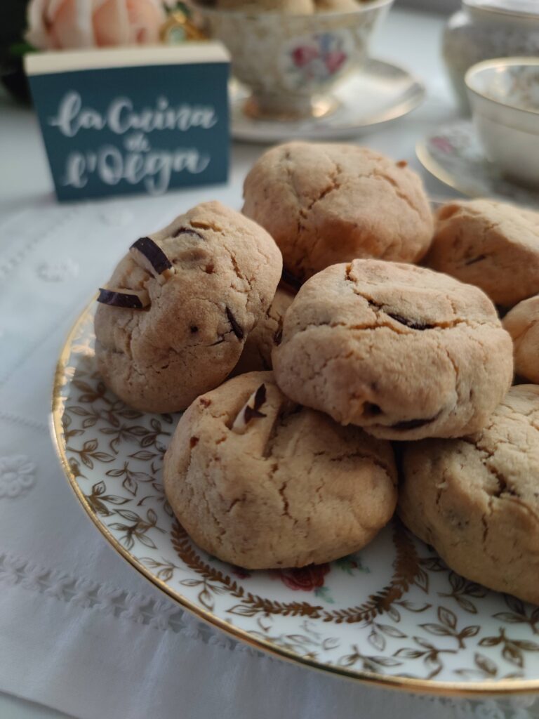 Cookies de xocolata, fruits secs i coco deshidratat