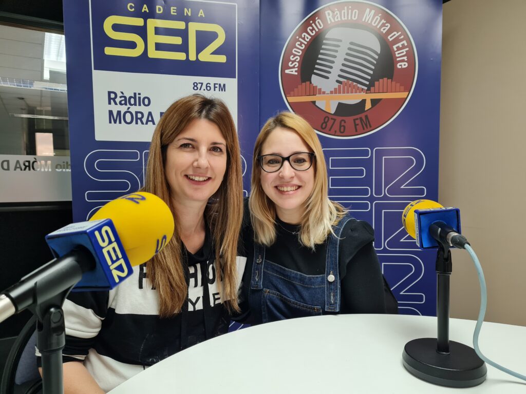 Montse Bes i Tamara Perales, de la delegació de la Lliga Contar el Càncer de Móra d'Ebre