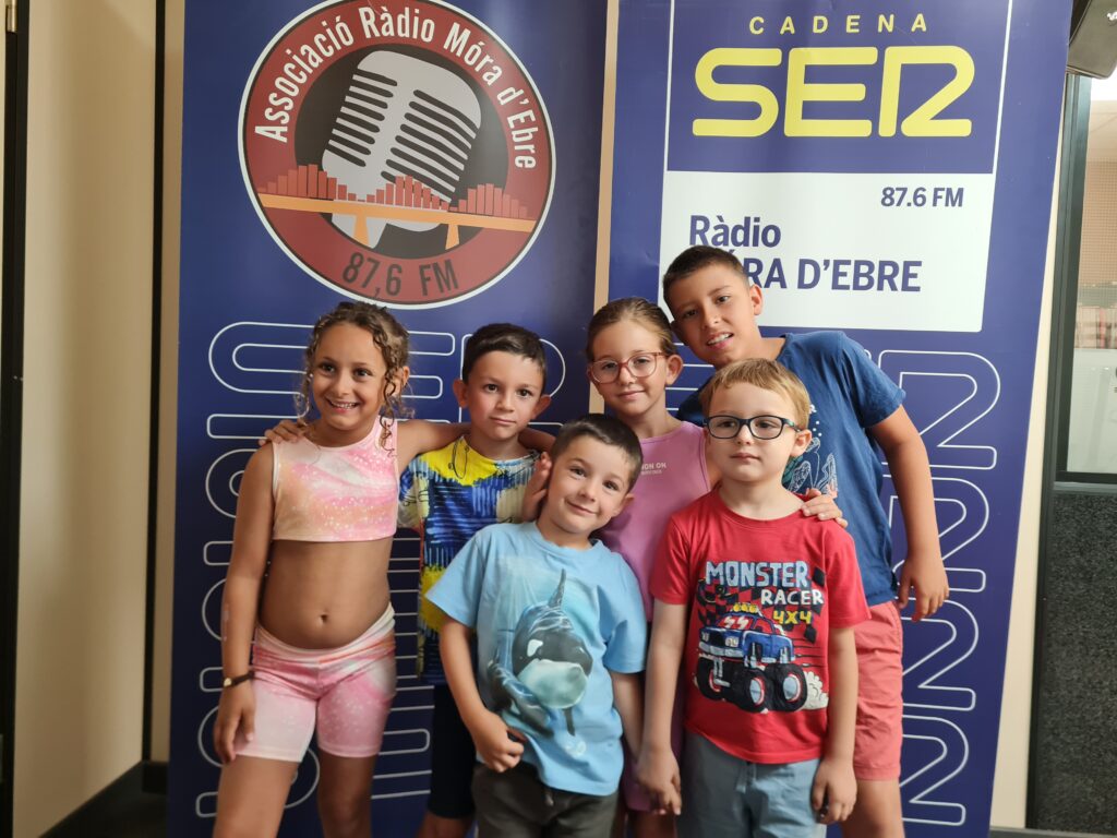 Els nens i nenes del Casal d'Estiu de l'Esplai Treu Banya