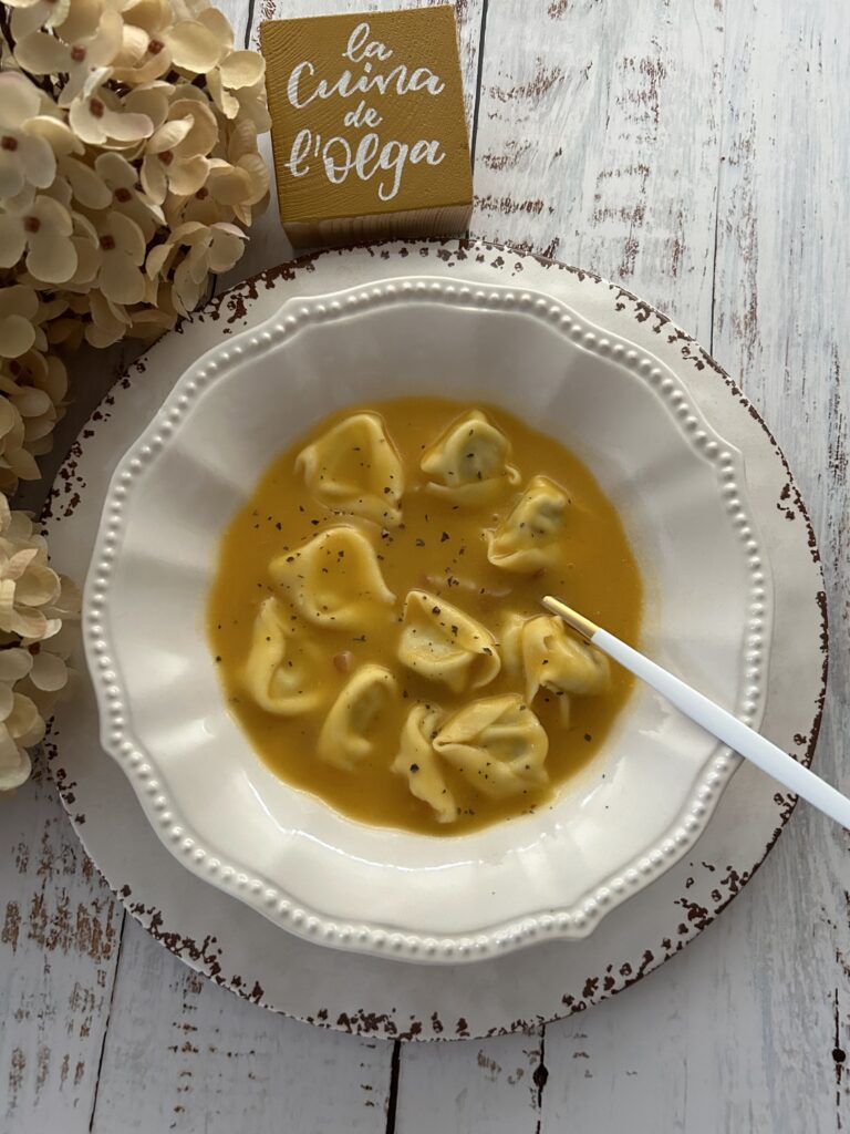 Crema de carabassa amb tortel·loni
