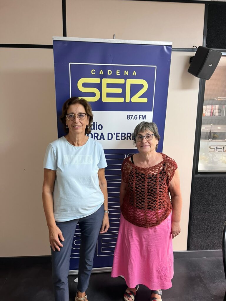 Rosa Valls i Mercè Vea, de l’Agrupació Sardanista La Picossa de Móra d’Ebre